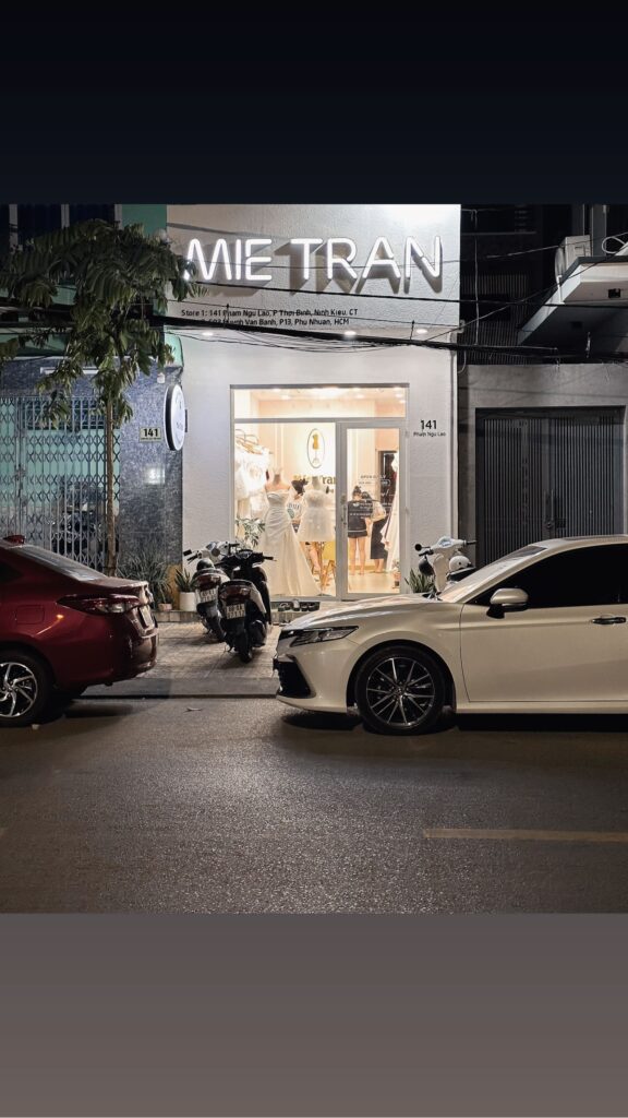 váy cưới Mietran