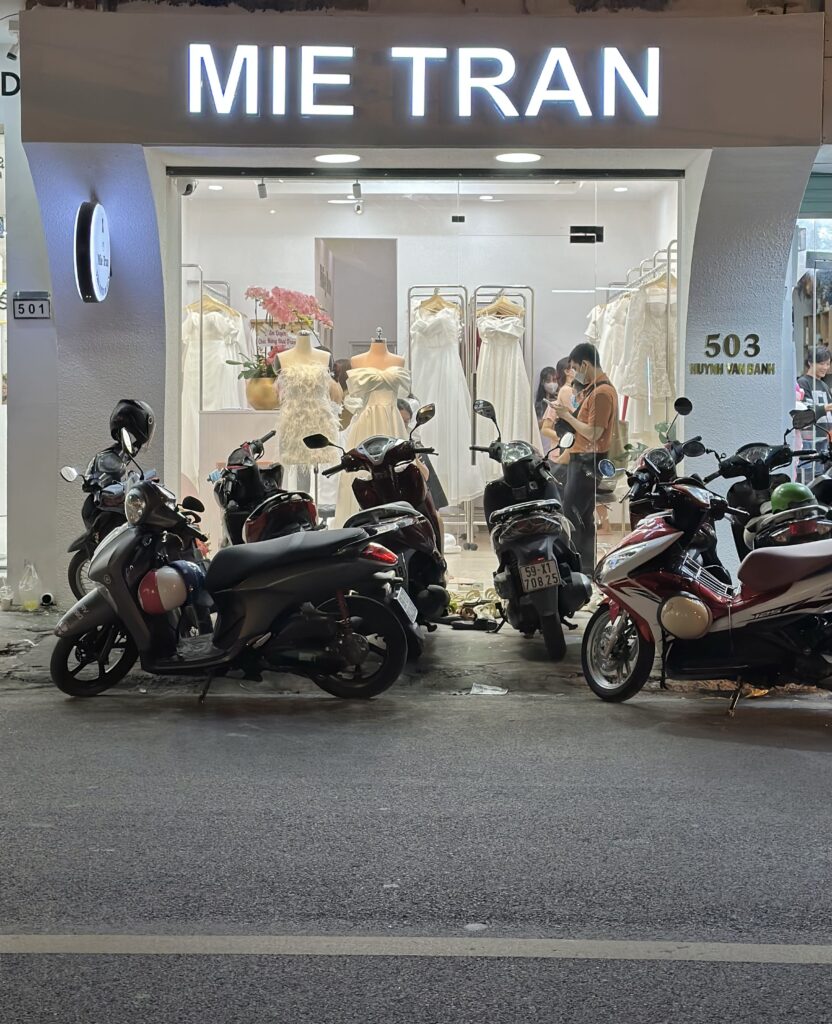 váy cưới Mietran