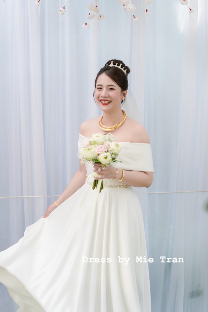 Váy cưới xòe
