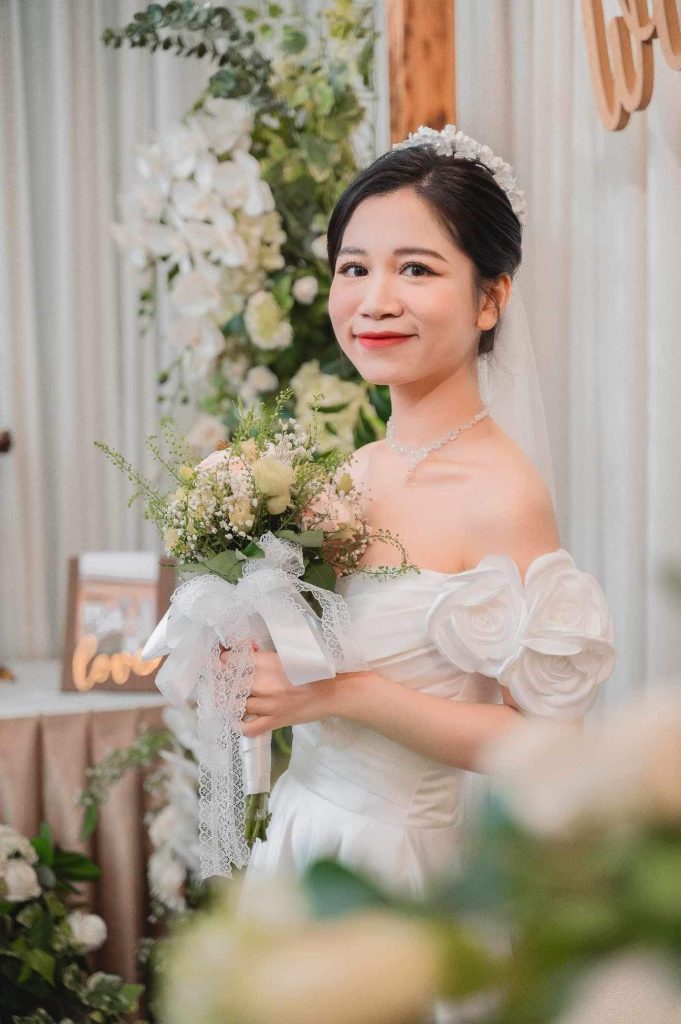 Feedback váy cưới cô dâu